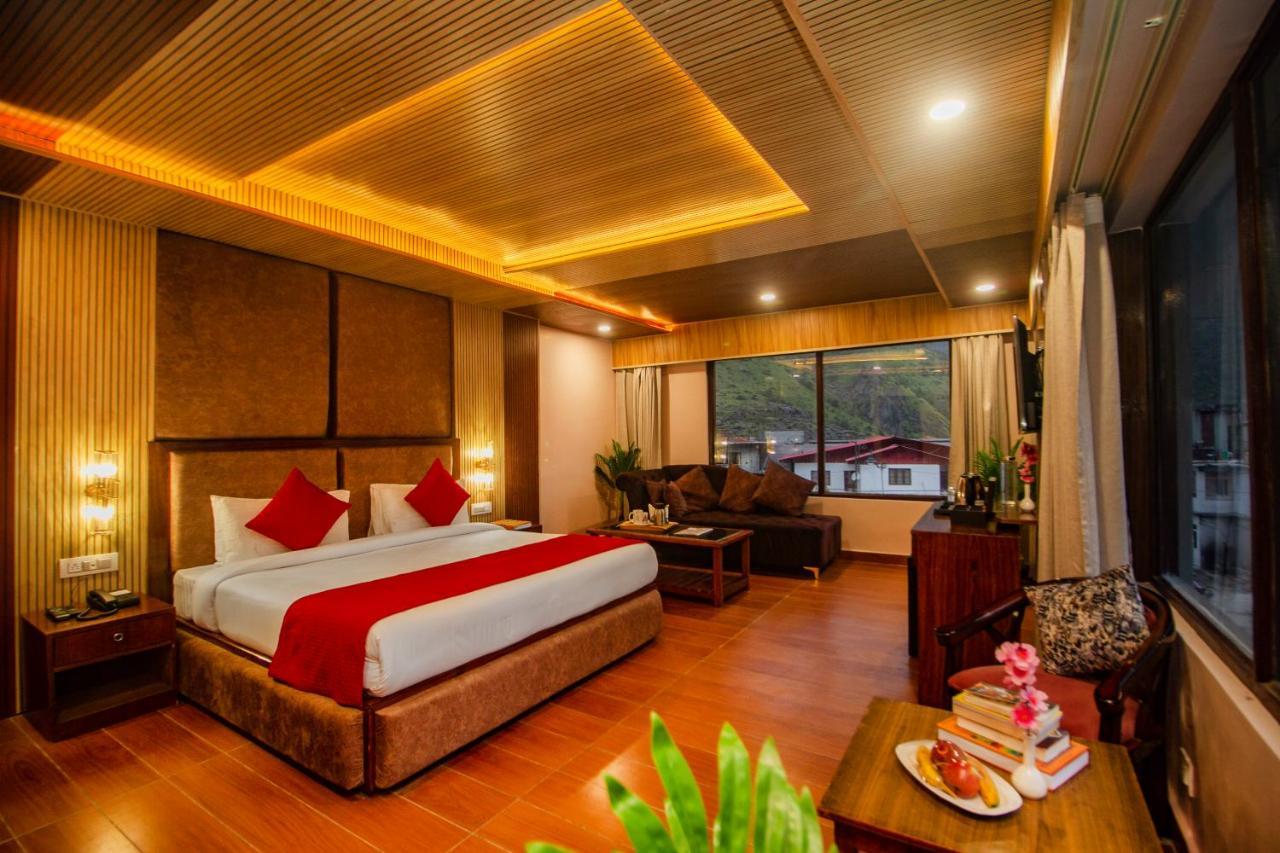 Amritara The Avadh Hotel บาดรีนาถ ภายนอก รูปภาพ