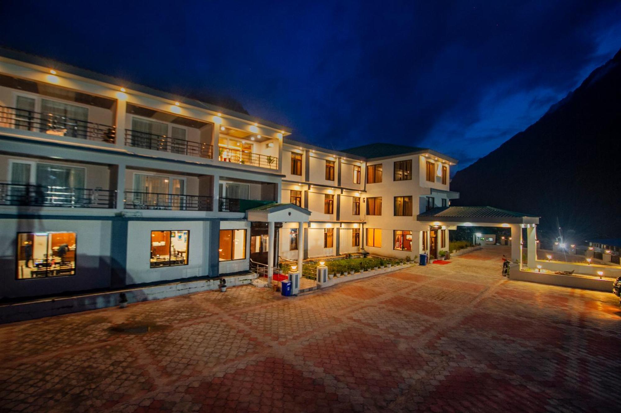 Amritara The Avadh Hotel บาดรีนาถ ภายนอก รูปภาพ