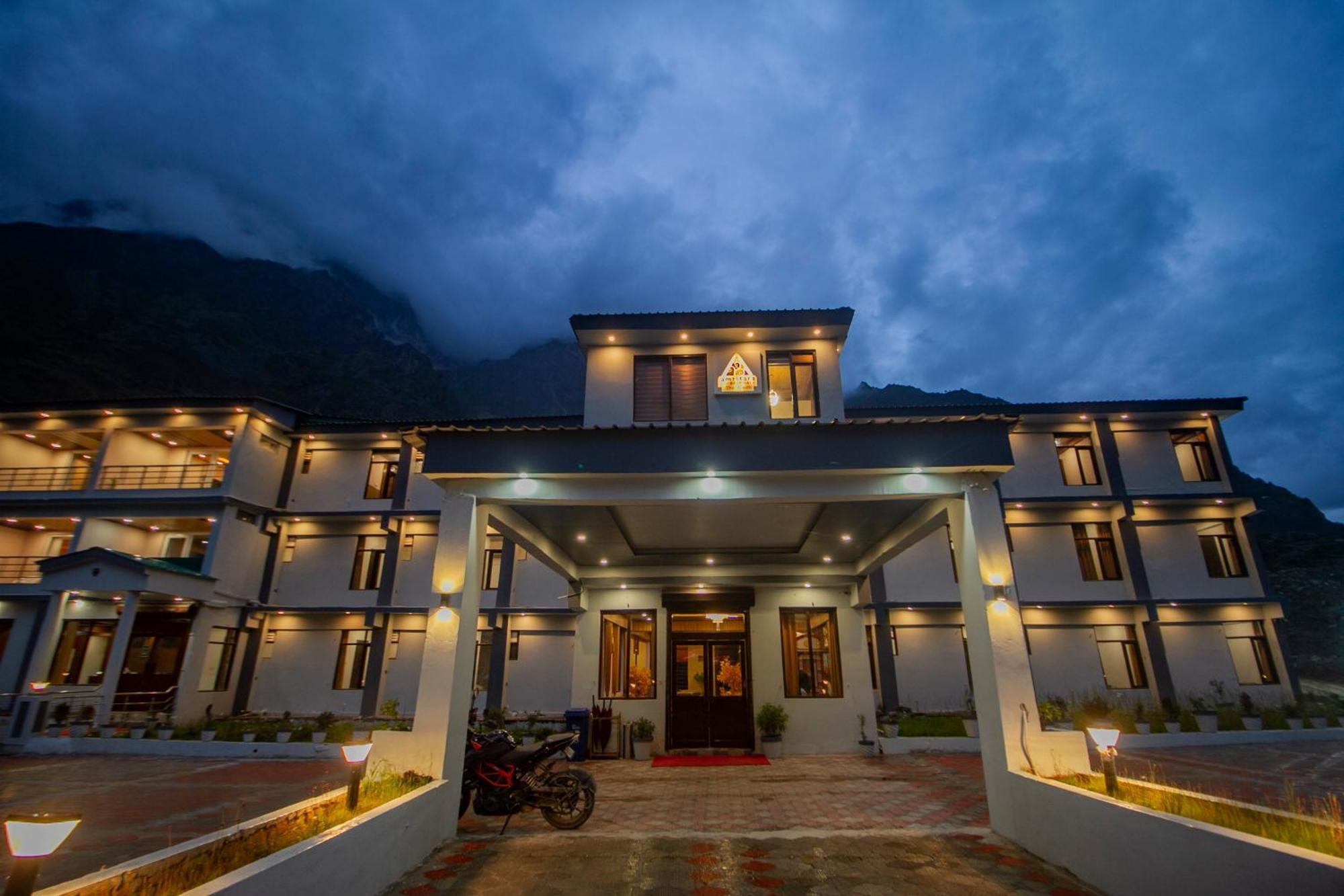 Amritara The Avadh Hotel บาดรีนาถ ภายนอก รูปภาพ